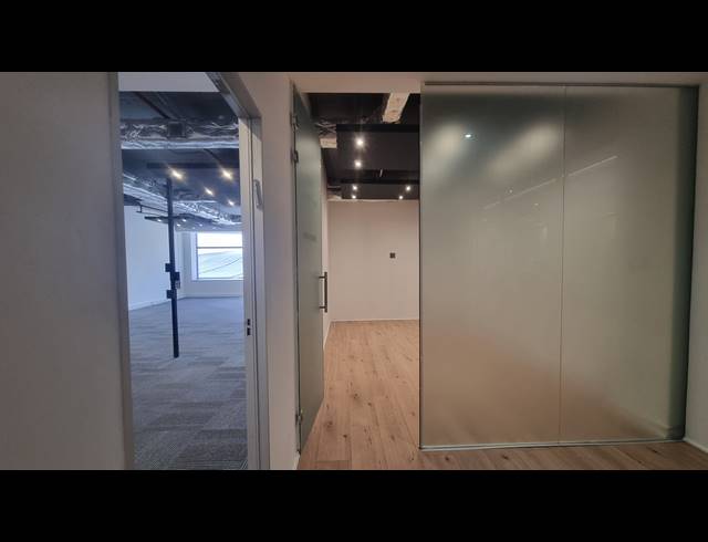 148M² OFFICE TO LET IN SEA POINT